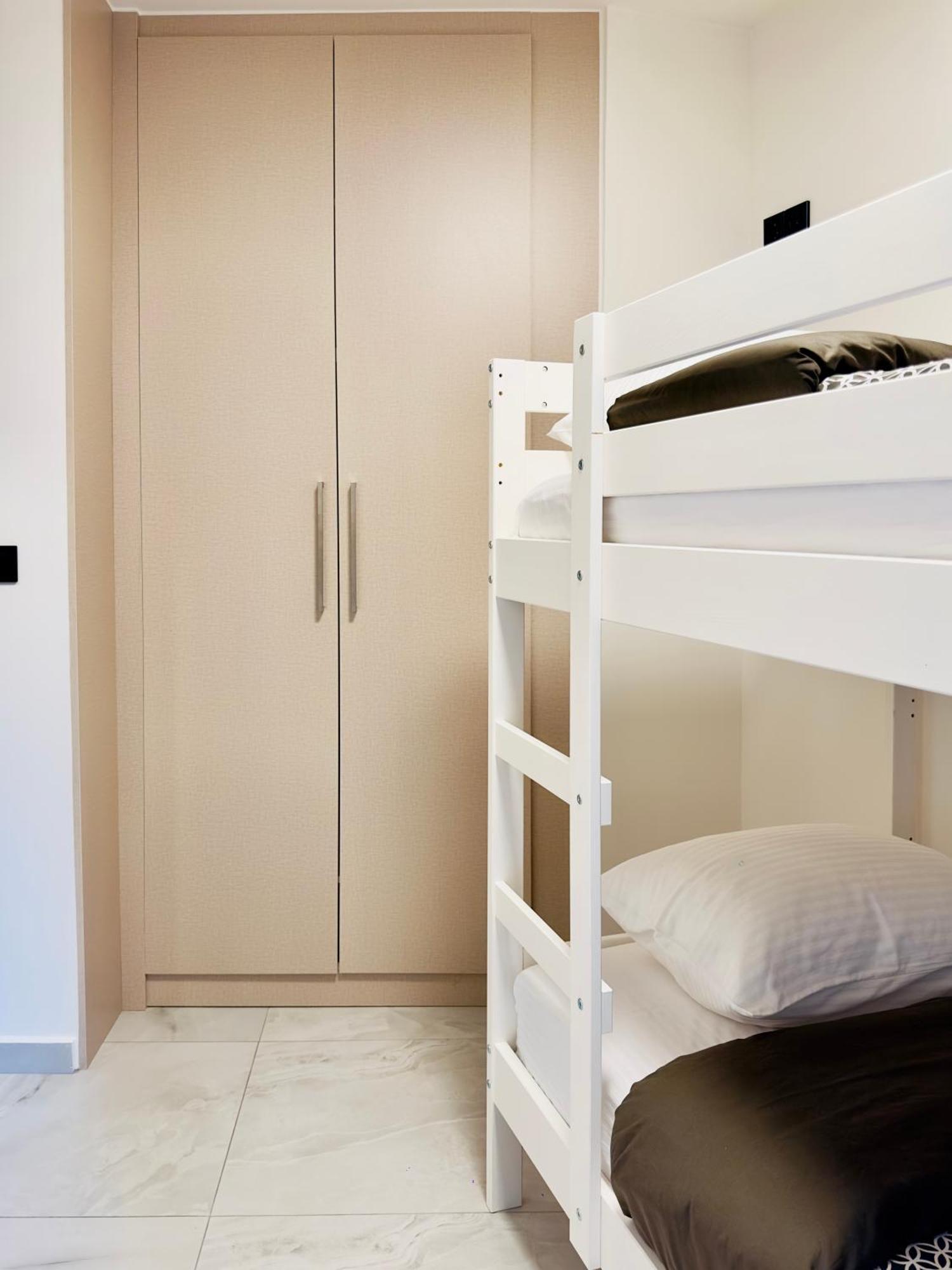 Modern Designer & Stylish Comfort Goudi Apartment