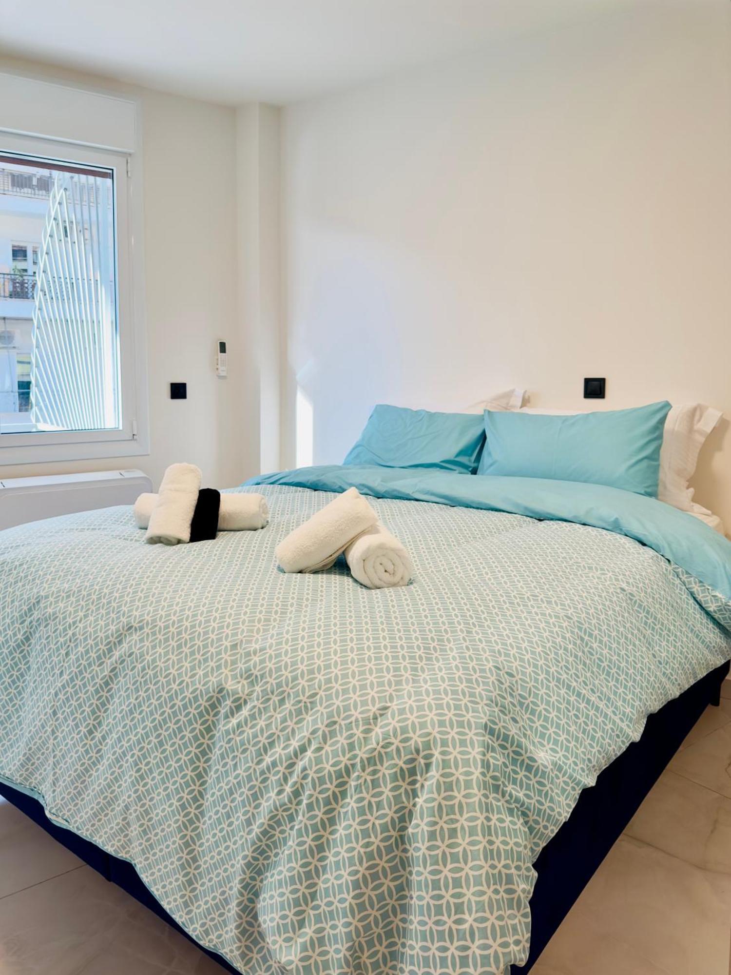 Modern Designer & Stylish Comfort Goudi Apartment *