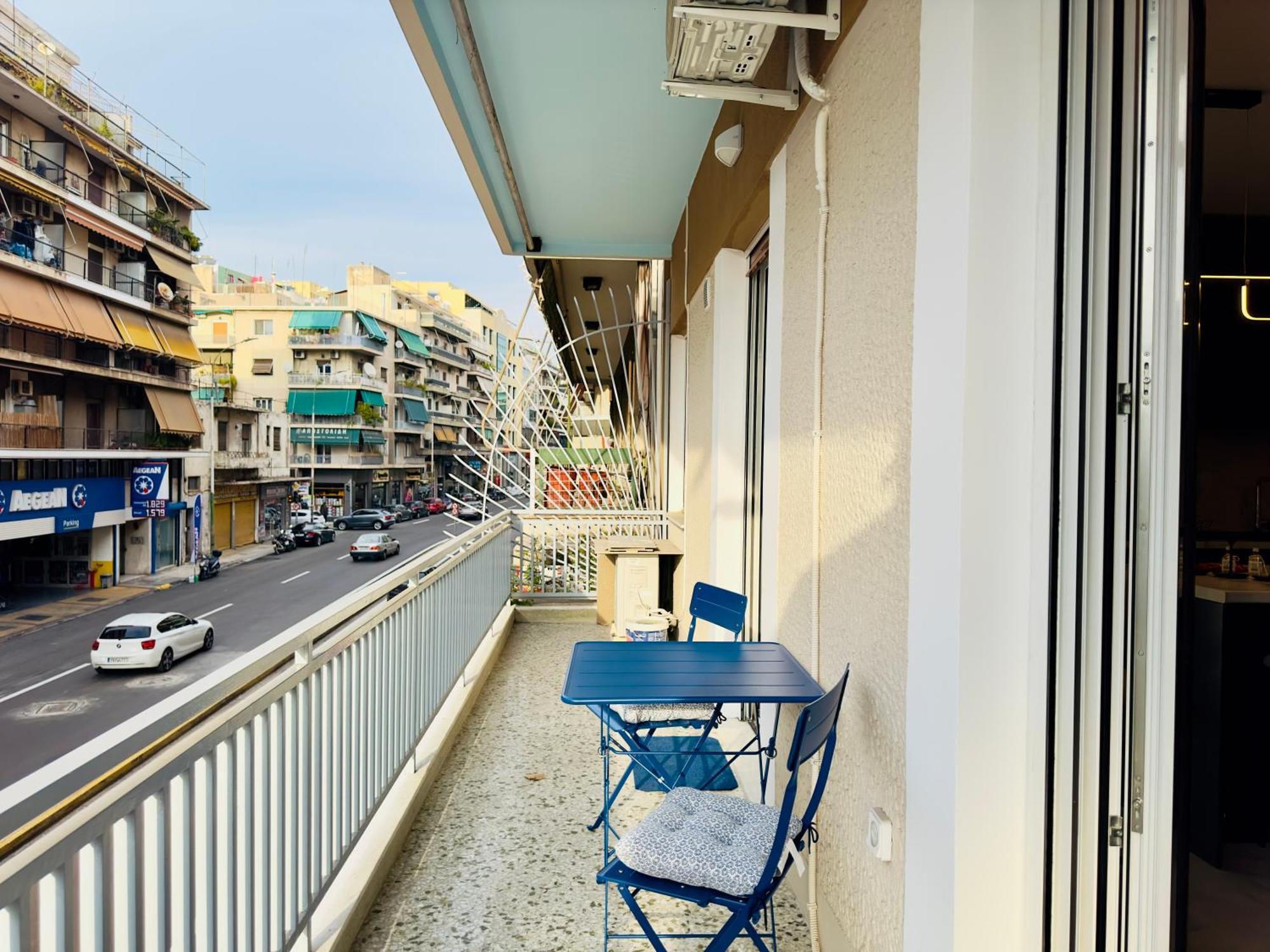 Modern Designer & Stylish Comfort Goudi Apartment *