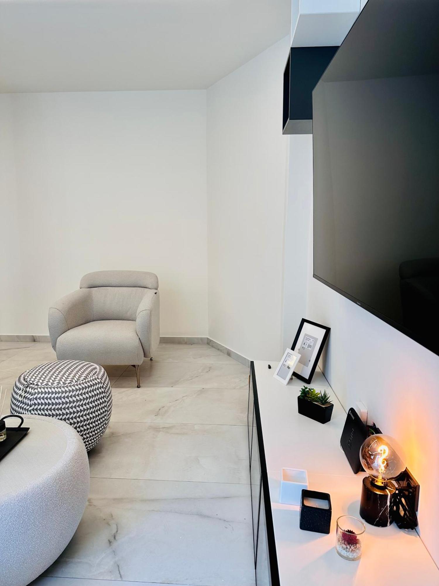 Modern Designer & Stylish Comfort Goudi Apartment Athen