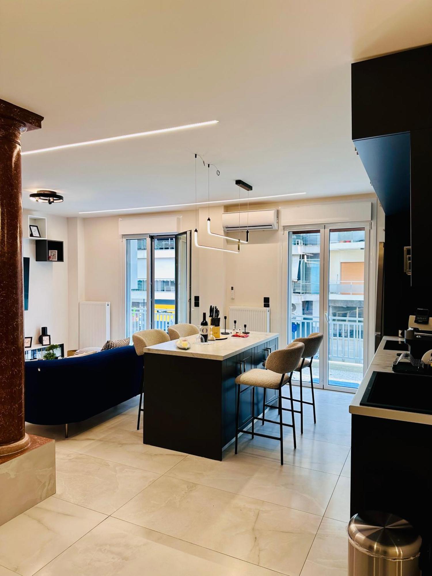 Modern Designer & Stylish Comfort Goudi Apartment